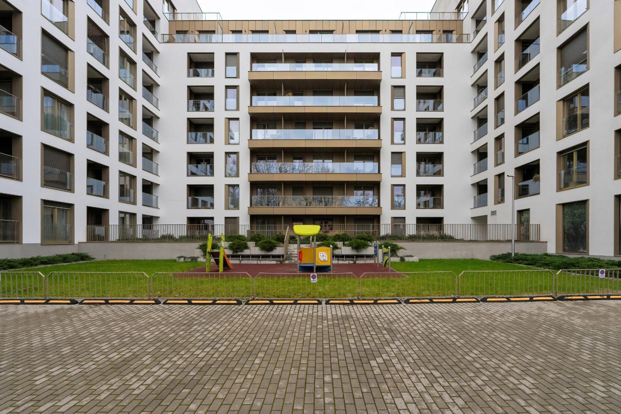 City Center Apartments With Gym & Free Garage Poznan By Noclegi Renters Exterior photo