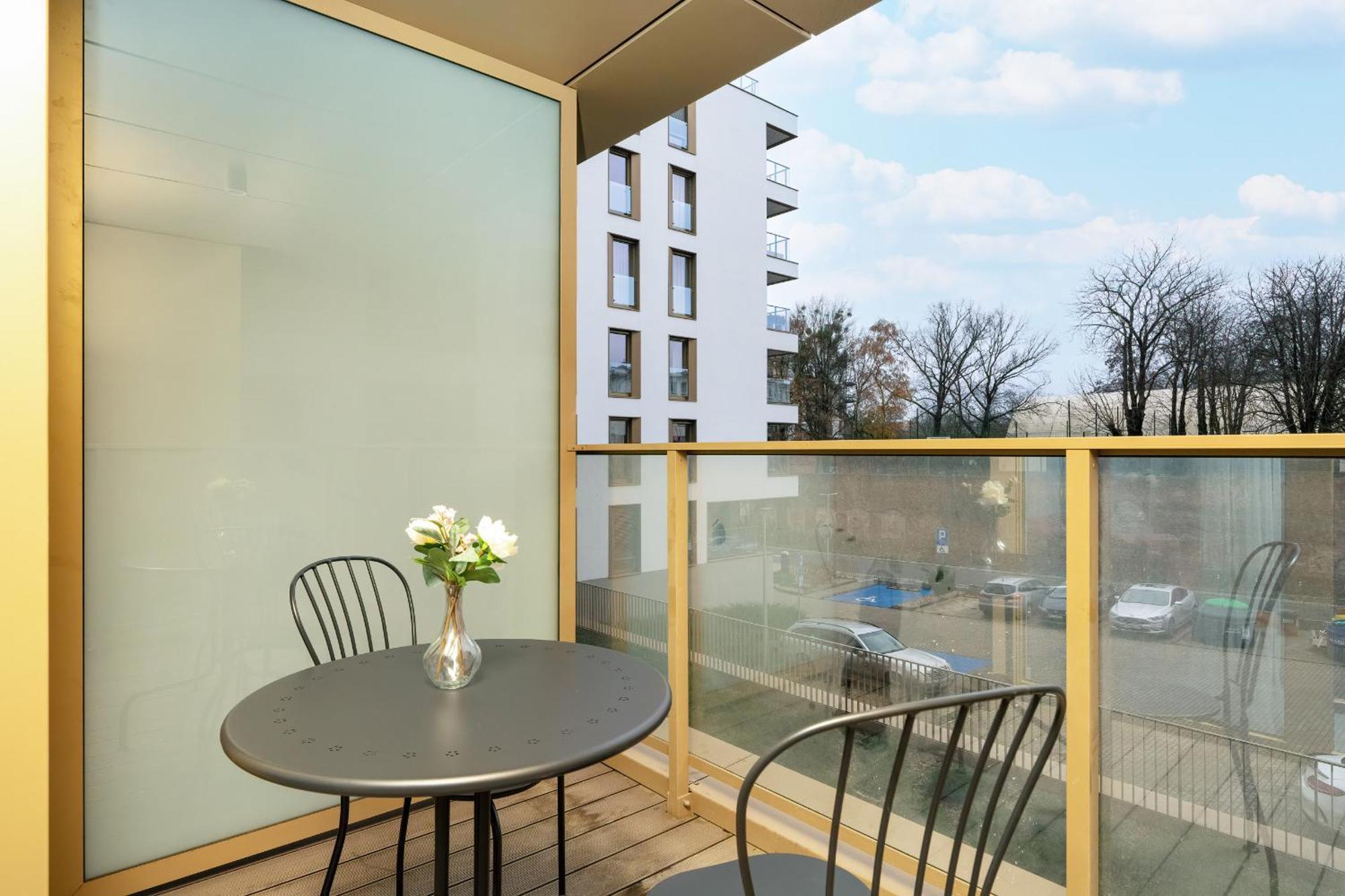 City Center Apartments With Gym & Free Garage Poznan By Noclegi Renters Exterior photo