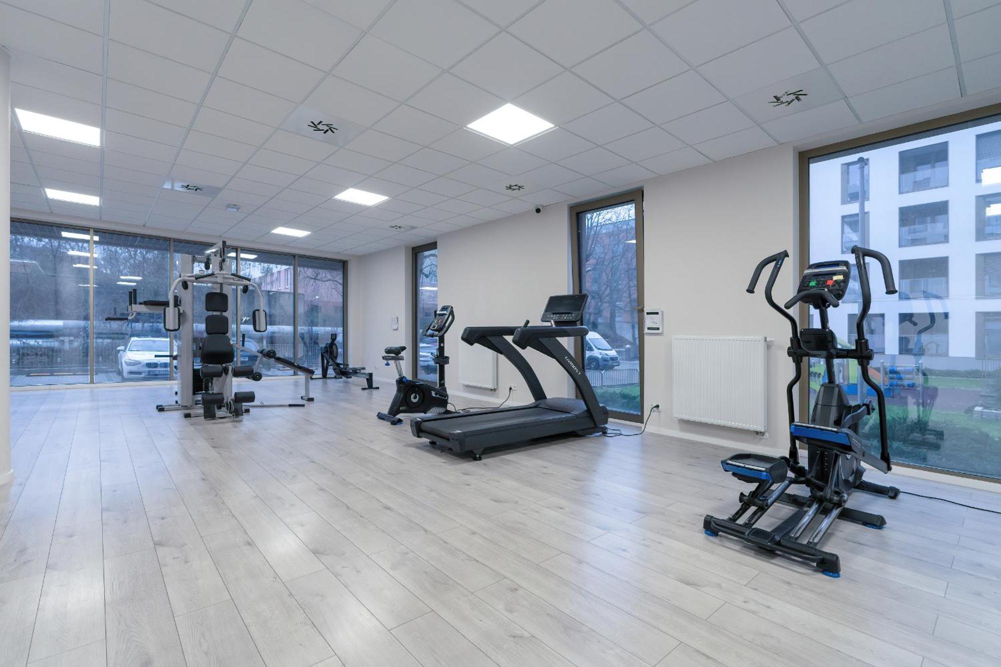 City Center Apartments With Gym & Free Garage Poznan By Noclegi Renters Exterior photo